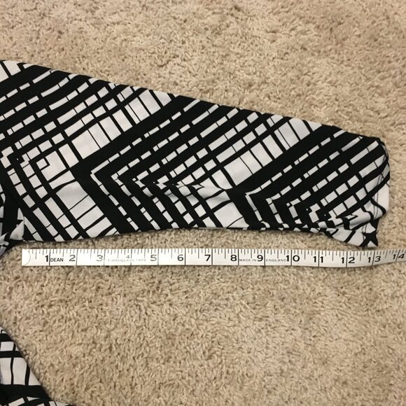Ricki's Retro B&W Zigzag Stretchy Tunic Shirt - Picture 16 of 16